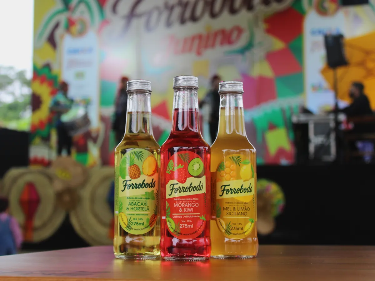 Garrafa da Cachaça Forrobodó em destaque